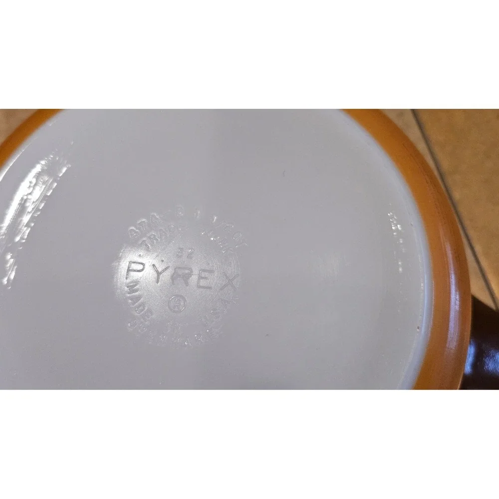 Vintage Pyrex Brown and Orange Ombre Casserole Dish with Lid 474B 1.5 Quart - Picture 7 of 8